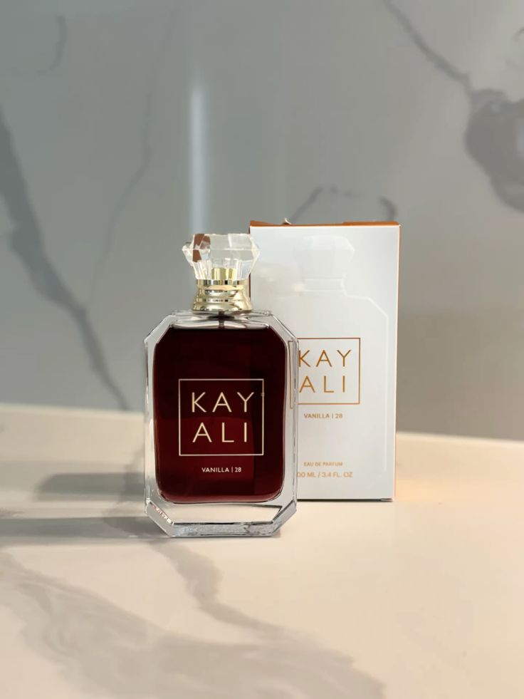 KAYALI Vanilla 28